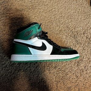 Pine Green Jordan 1 High Retros